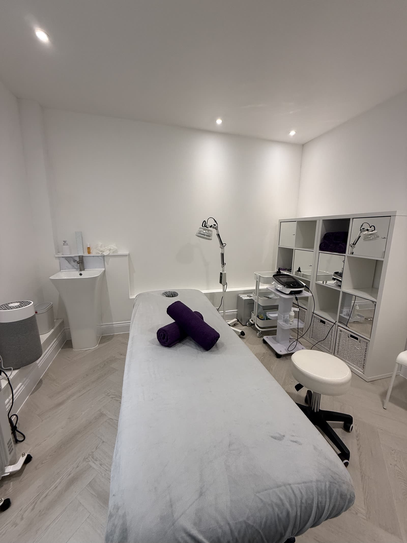 The treatment room at Rehab Joy, 113 Kingsway, with plinth and daylight from the window