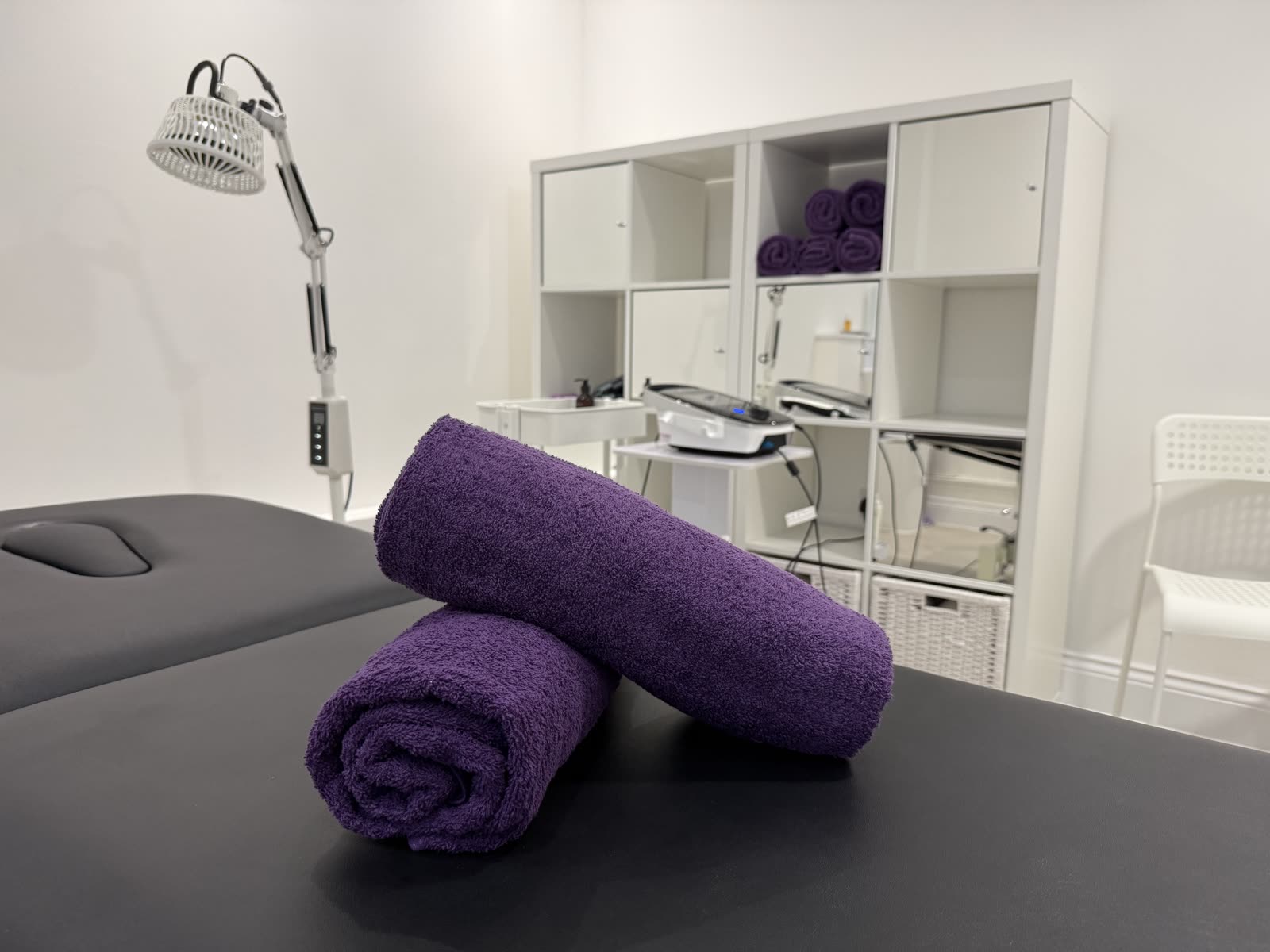Treatment plinth set up for a sports rehabilitation session